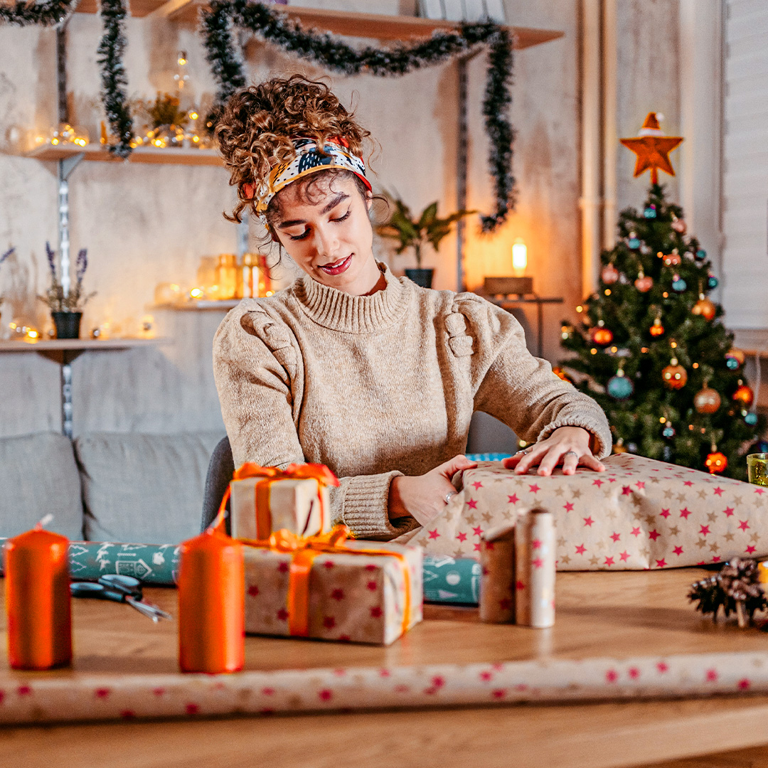 sendle-christmas-holiday-cutoff-woman-preparing-gifts-2025
